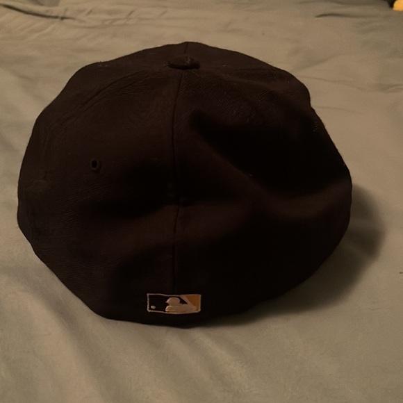 New Era fitted Pittsburgh Pirates hat size 7 1/8 - Picture 3 of 6